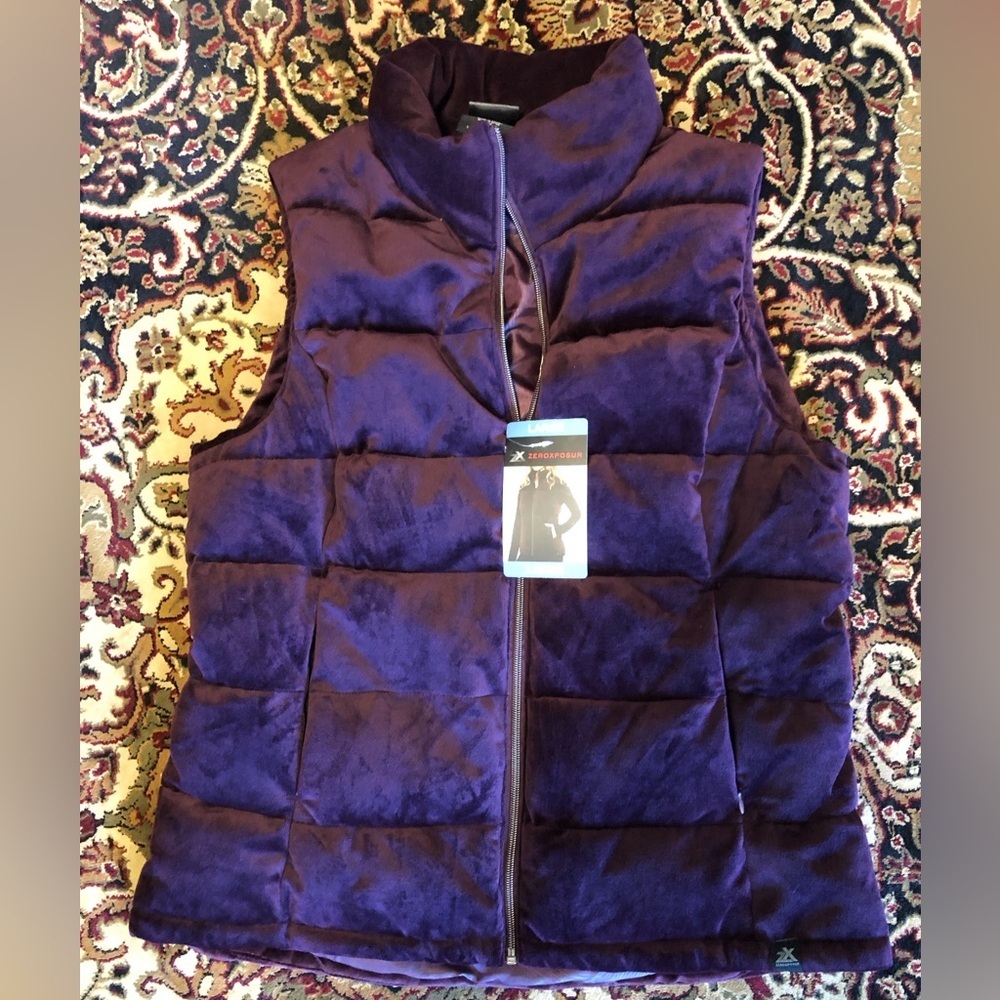 NWT Women's Purple Grape Velvet quilted Puffer Vest Large Zeroxposur